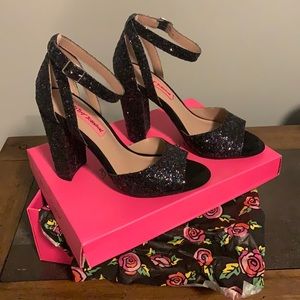 Betsey Johnson- black glitter Size 7